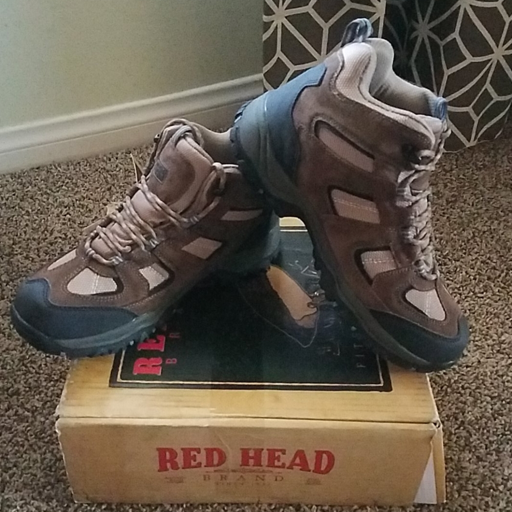 NWT Women's Hiking boots
